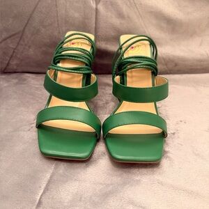 Heart in D Emerald Green Lace-Up Square Toe Heels/Sandals Size 9